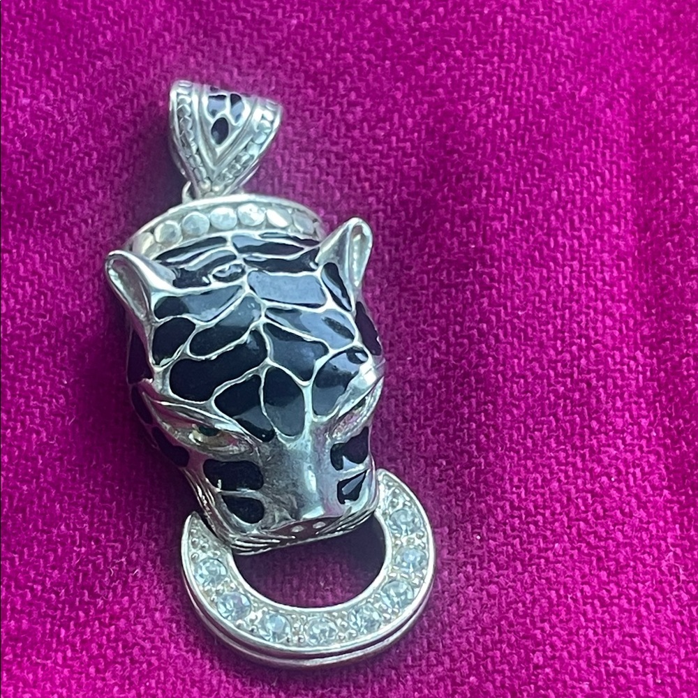 Silver and Black Panther Pendant with blue eyes - Picture 7 of 7